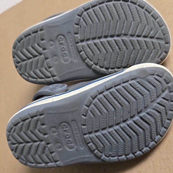 CROCS Toddler Gray Water Shoes - Picture 6 of 8